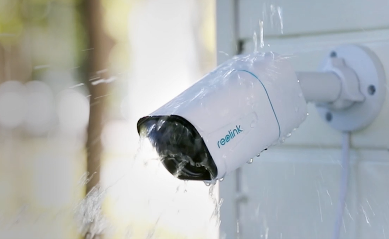 Reolink RLC-810A bullet camera test IP67 weatherproofing in the rain