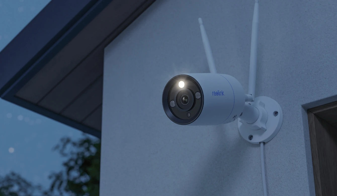 RLC-810WA 4K Wi-Fi 6 Surveillance Camera, Faster Speed & Higher Stability on outside wall at night with white ligfht activated