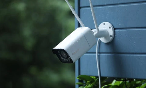 RLC-811WA 4K Wifi 6 Camera on external wall during rainy weather