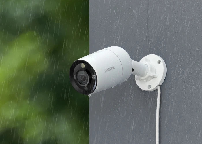 Reolink CX410C Smart 2K 4MP PoE IP Camera in rain 
