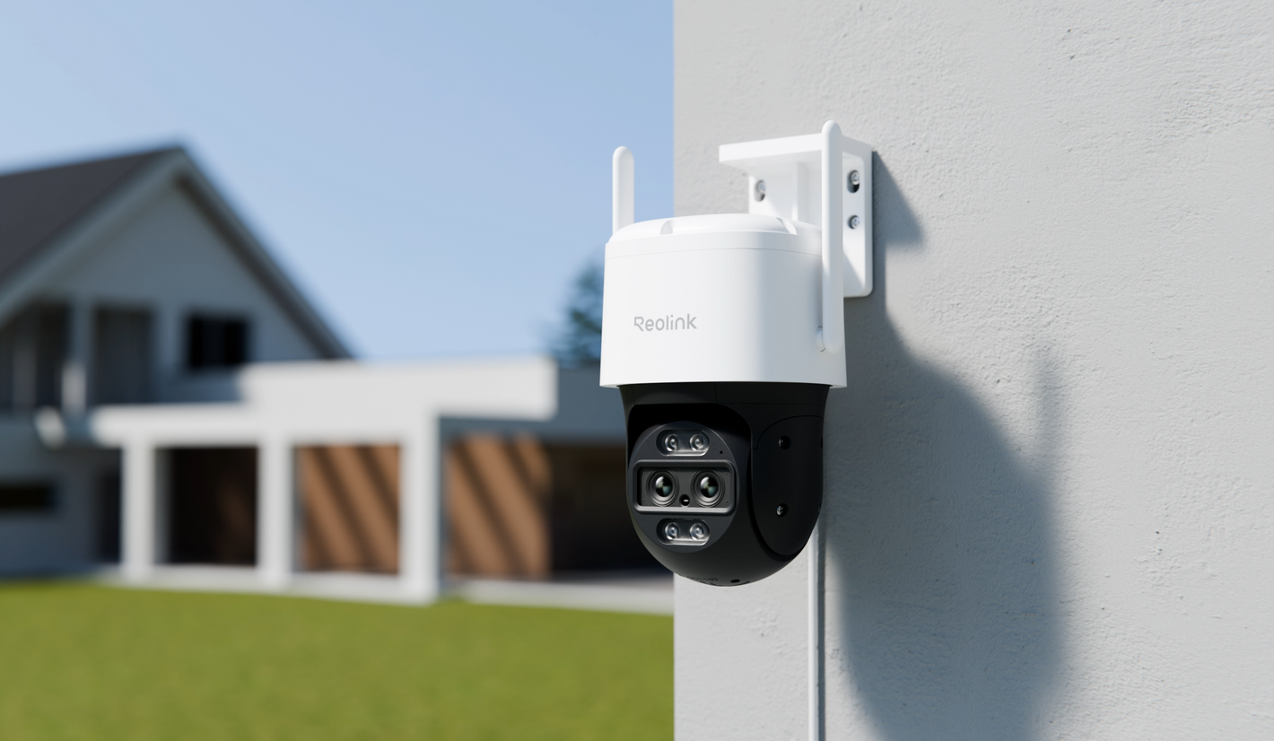 Reolink TrackMix WiFi
4K PTZ Wi-Fi 6 Dual-Lens Security Camera on external wall protecting house
